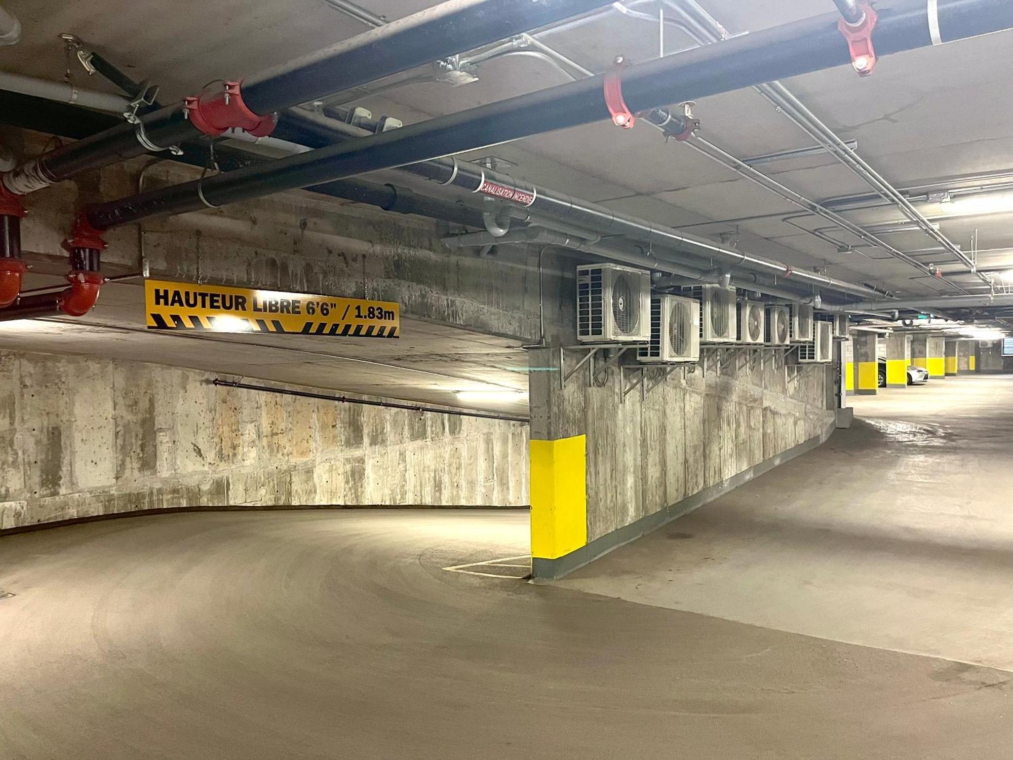 Initial / Wave + Parking / Centre-Ville De Quebec Bagian luar foto